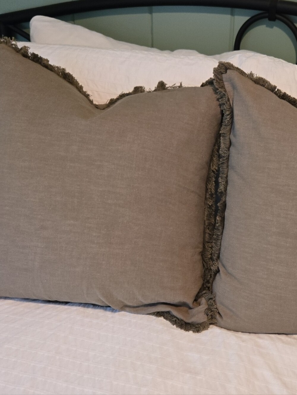 20in X 20in Fringe Decorative Throw Pillow Pair - Olive Green - Like New